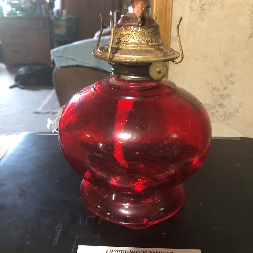 Vintge red ruby oil light